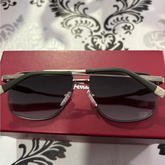 Salvatore Ferragamo glasses - Picture 4 of 8